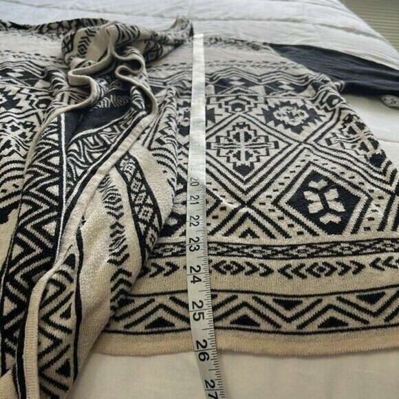 Skies Are Blue Waterfall Cardigan Sweater, Aztec Design, Cream & Black, Medium - Picture 4 of 8